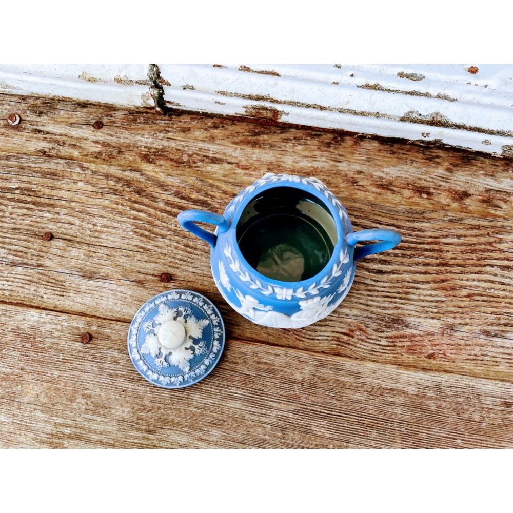 Antique Schafer Vater Blue Jasperware sugar bowl With Fairy Nymph Cherub - Picture 3 of 9